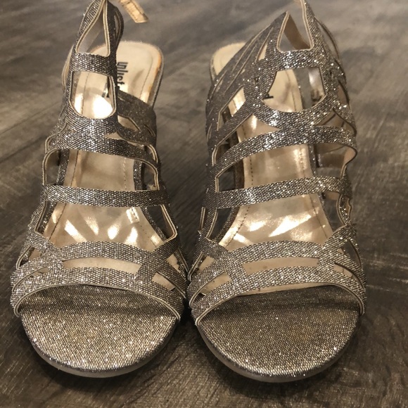 Gold sparkly heels - Picture 5 of 5